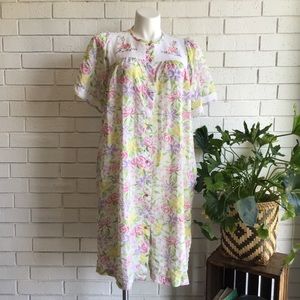 Vintage Short Sleeve Button Down Floral Robe Gown
